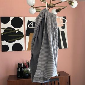 VVEUC grey stripe lululemon vinyasa scarf